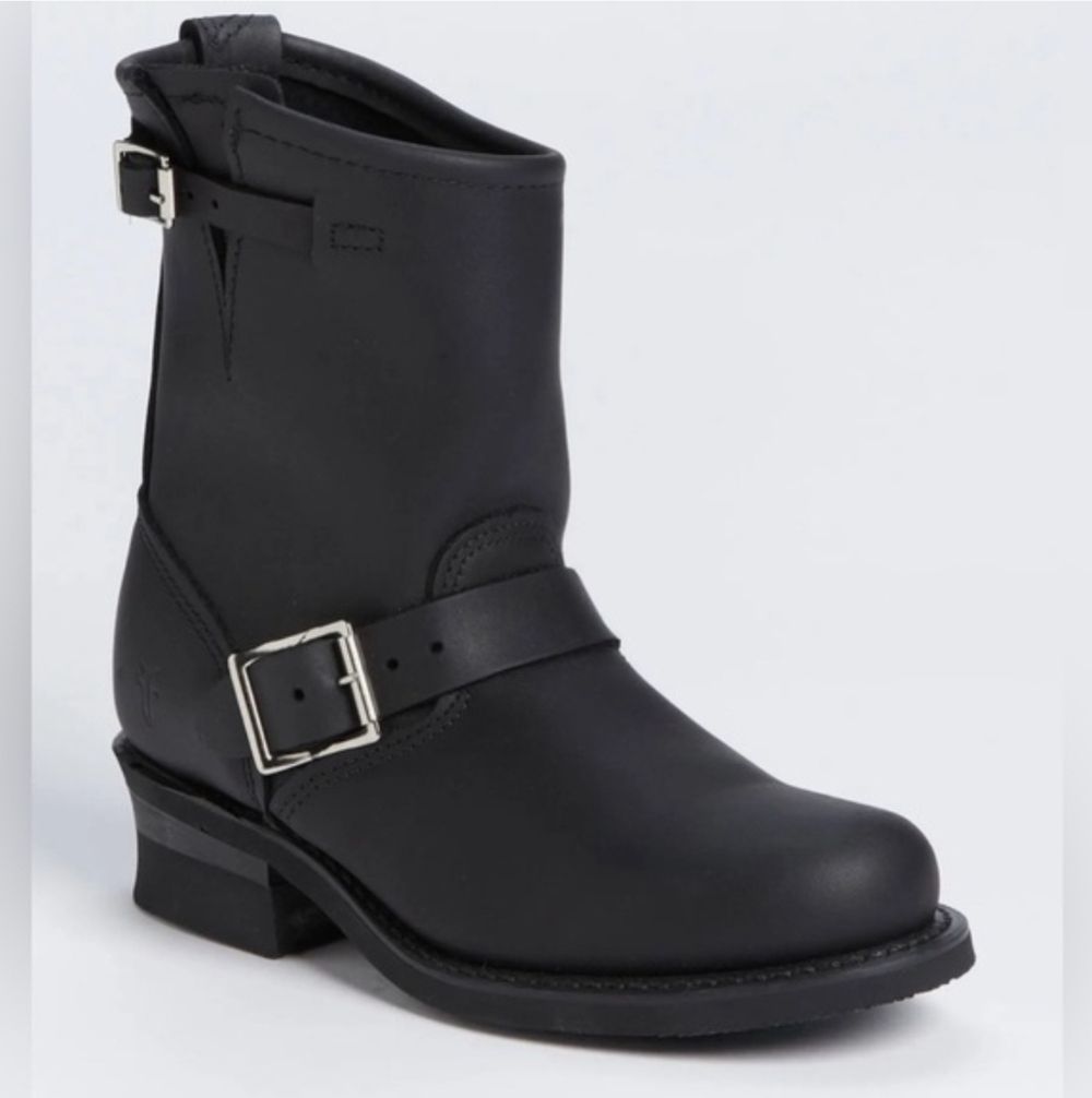 Frye Women's Engineer 8R Leather Ankle Boots